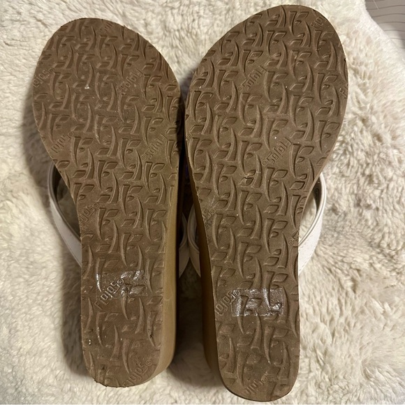 White Flojos Wedge Flip Flops - Picture 3 of 3